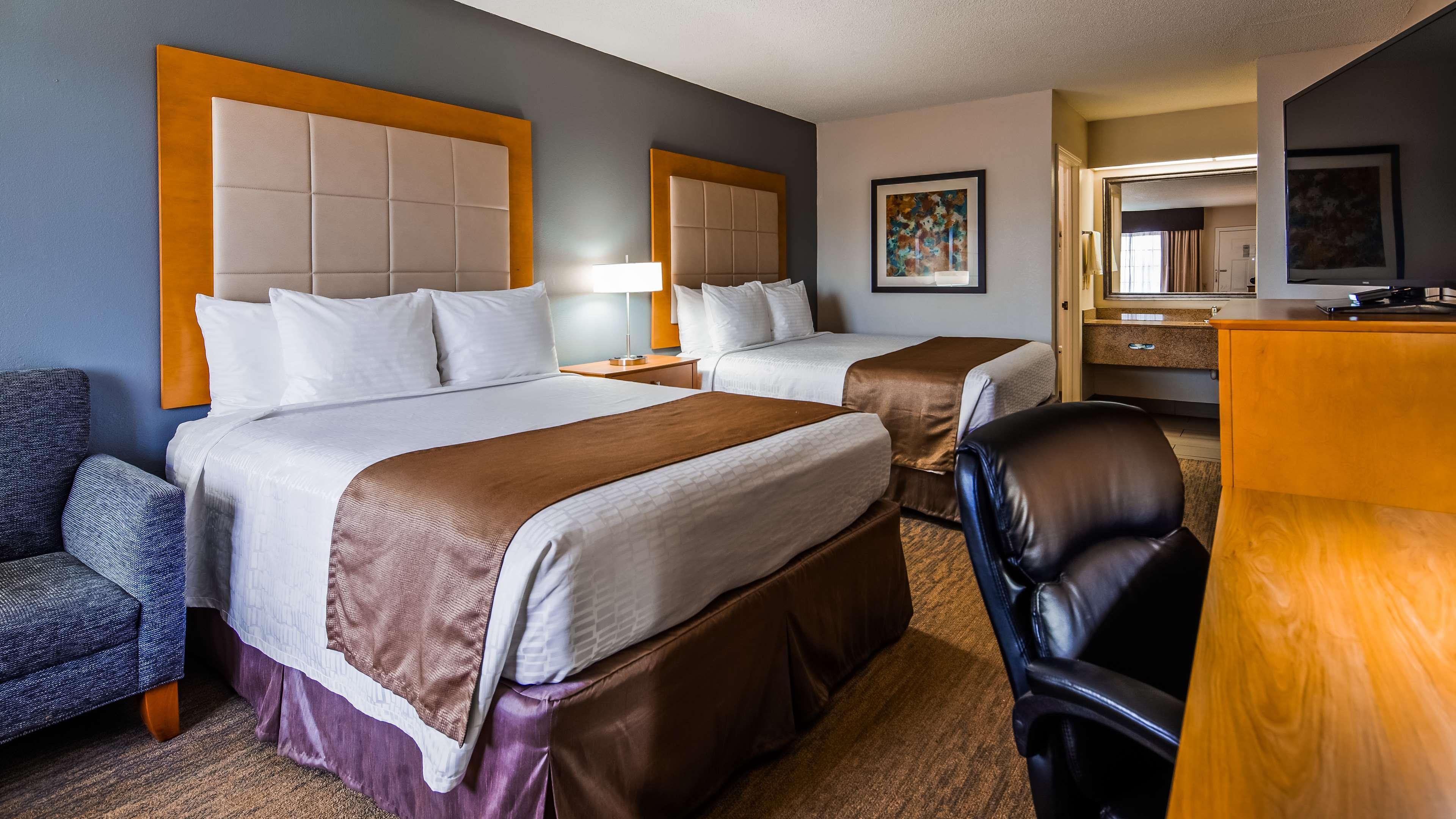 Best Western Airport Inn Пърл Екстериор снимка