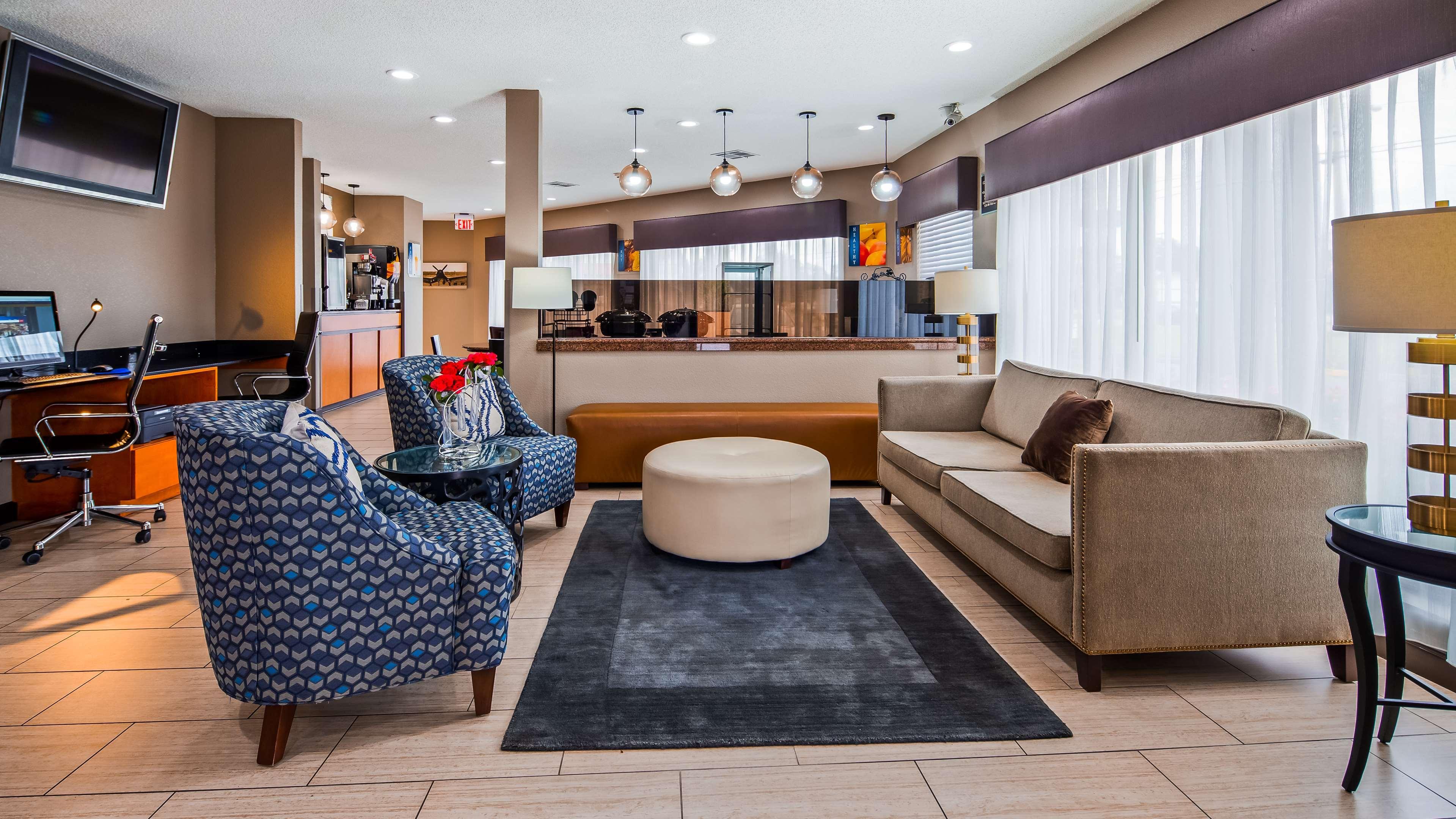 Best Western Airport Inn Пърл Екстериор снимка