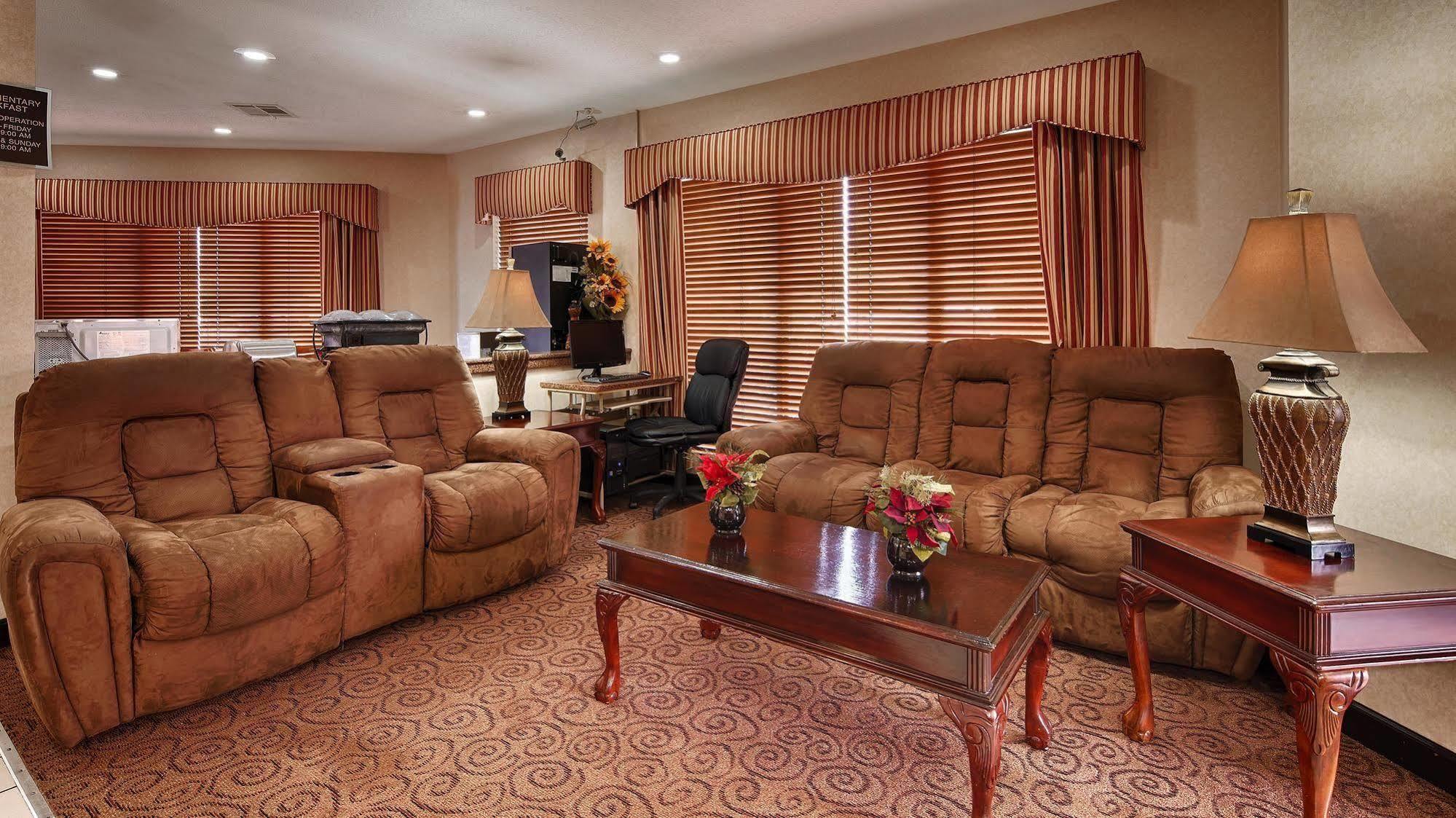 Best Western Airport Inn Пърл Екстериор снимка