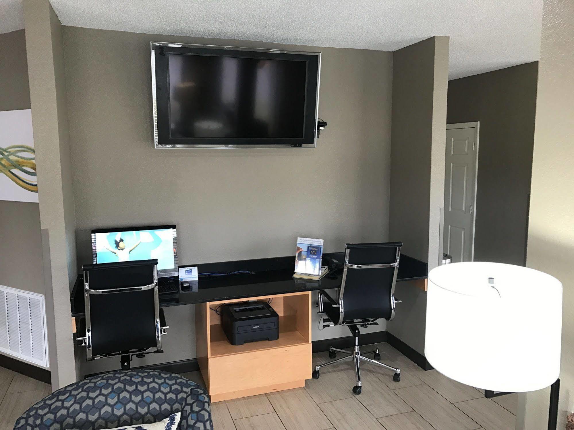 Best Western Airport Inn Пърл Екстериор снимка