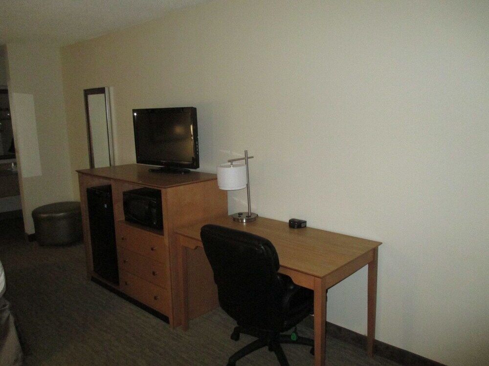 Best Western Airport Inn Пърл Екстериор снимка